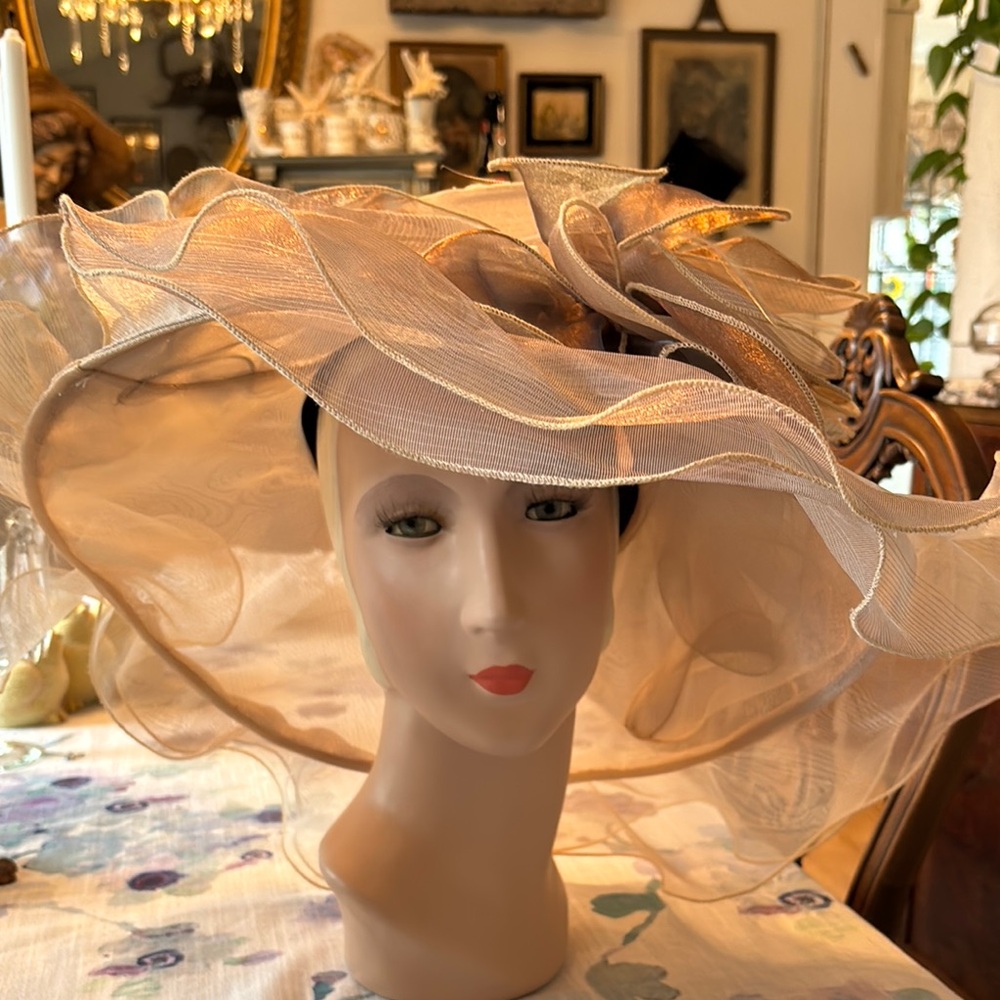 Elegant Two Tone Spring Hat